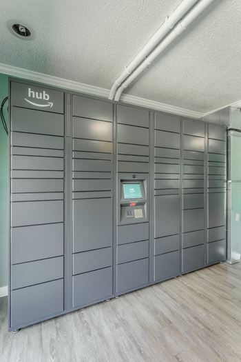 Amazon hub package lockers at hawthorne at lily flagg in huntsville, al